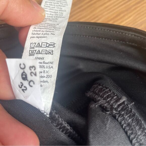 SPANX Sleek Black shaping High Waist Faux Leather Patent Leggings Size XS NWOT - Picture 10 of 14